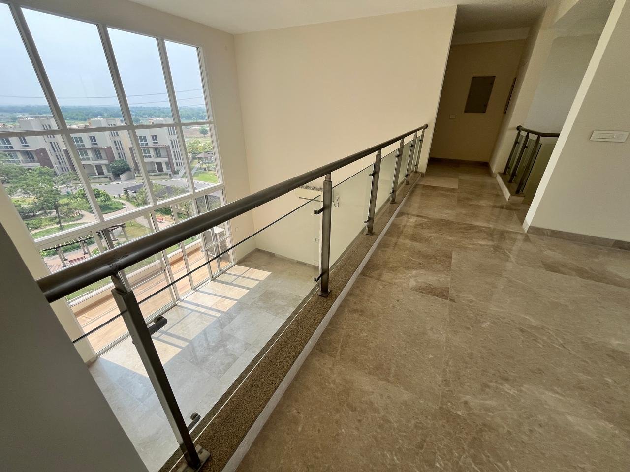 Experion Windchants 5 BHK Villament Apartment for Rent
